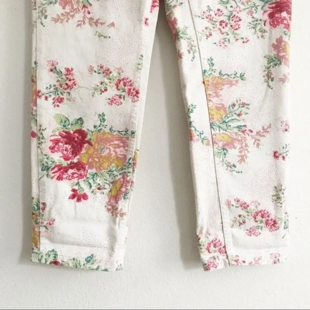 BDG Urban Outfitters Floral High Rise Mom Jeans 29 White Straight Leg